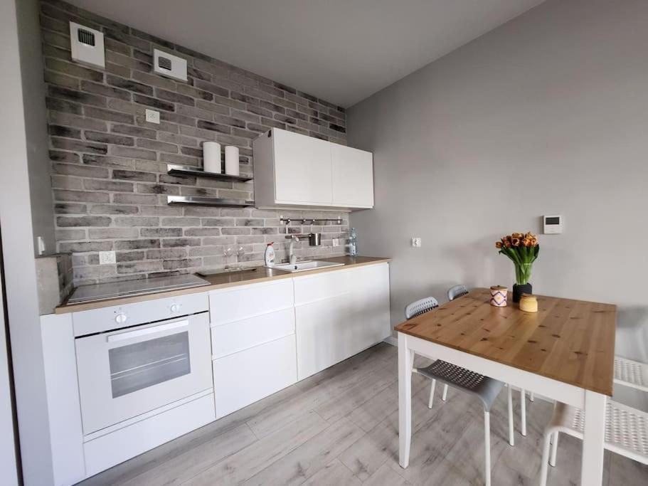 Apartstars - Powstancow #32 With Terrace Жешув Экстерьер фото